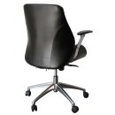 Werte erhalten und Wertvolles erschaffen steht hinter dieser Idee. Design erschaffen, dass die schlichte Eleganz und Faszination klassischer Automobile in sich vereint und f&uuml;r den t&auml;glichen Gebrauch nutzbar macht. 
Holen Sie sich ein St&uuml;ck moderne klassische Automobilgeschichte nach Hause mit diesem bequemen, handvern&auml;hten Chefsessel / B&uuml;ro-Drehstuhl im Sportsitz-Design, dieser eignet sich sowohl f&uuml;r den Home-Office-Bereich, als auch f&uuml;r den professionellen B&uuml;roarbeitsplatz. 
Dieser erstklassig verarbeitete B&uuml;ro-Drehstuhl mit ergonomisch geformten Sitz und hoher R&uuml;ckenlehne die in der Neigung und H&ouml;he verstellbar ist (Wippfunktion). 
Bezug: handvern&auml;htes Kunstleder, Armelehnen aus verchromten Stahl, Fu&szlig;kreuz aus Aluminium inkl. gro&szlig;en Rollen mit erstklassigem Sitzkomfort f&uuml;r eine t&auml;gliche Sitzdauer von bis zu 8 Stunden 
Empfohlene Sitzdauer: 8h/Tag 
Sitzart: Spezial - Schalensitz zur optimalen Abst&uuml;tzung im Beckenbereich 
R&uuml;ckenlehne: Spezial - Schalensitz ergonomisch geformt f&uuml;r das perfekte Sitzgef&uuml;hl mit Wipptechnik 
XXL Fu&szlig;kreuz: Formsch&ouml;nes und stabiles Fu&szlig;kreuz aus Aluminium, Durchmesser 70cm hohe 
Sitztechnik: Permanentkontakt, stufenlos arretierbar Sitzh&ouml;henverstellung: ja/stufenlos Armlehnen: Stahl verchromt, Armlehnen Bezug Kunstleder
Sitzgr&ouml;&szlig;e aussen: (BxT) ca. 56 x 52cm Sitzgr&ouml;&szlig;e innen: (BxT) ca. 42 x 49cm Sitzh&ouml;he: 43 - 52,5cm Gesamth&ouml;he: 115-123cm 
Gewicht: 20,5kg 
Rollen: Durchmesser 
Kunstleder in Karo Stepp 
100% Polyurethan