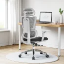 B&uuml;rodrehstuhl mit Kopf- Nackenst&uuml;tze und 5D Armlehnen, 3D geteilter Netzr&uuml;cken, Lordosenst&uuml;tze, schwarz/schwarz